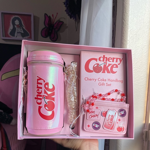 Women’s skinnydip Cherry Coke pink handbag and wallet gift set - Picture 9 of 13